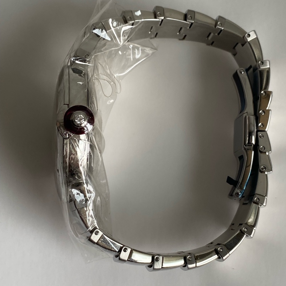 Bvlgari brand new in a box mens stainless steel with factory fitted diamonds - Picture 4 of 10